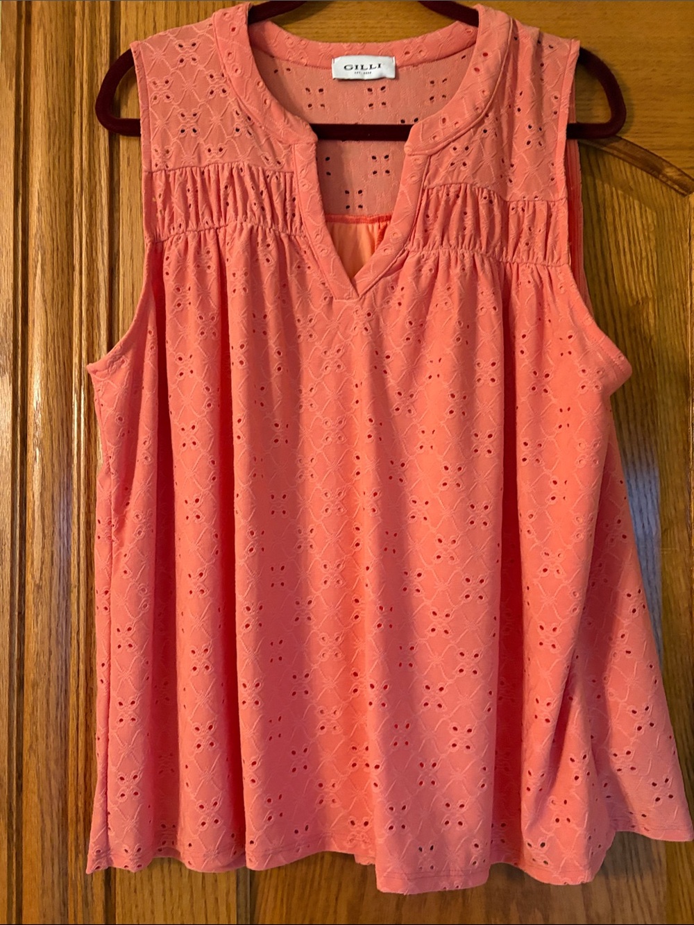 Gilli Coral Eyelet Sleeveless V-Neck Top